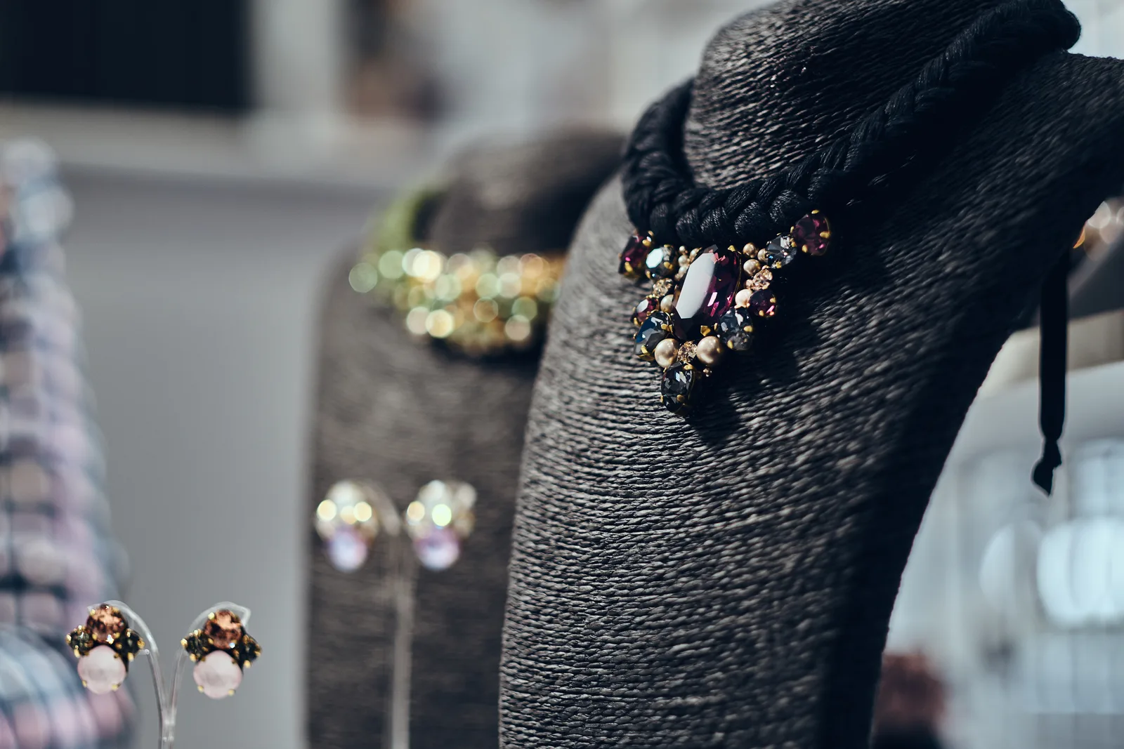 Fine Jewel Collection: Elegant Ornaments For a Perfect Jewelry Box