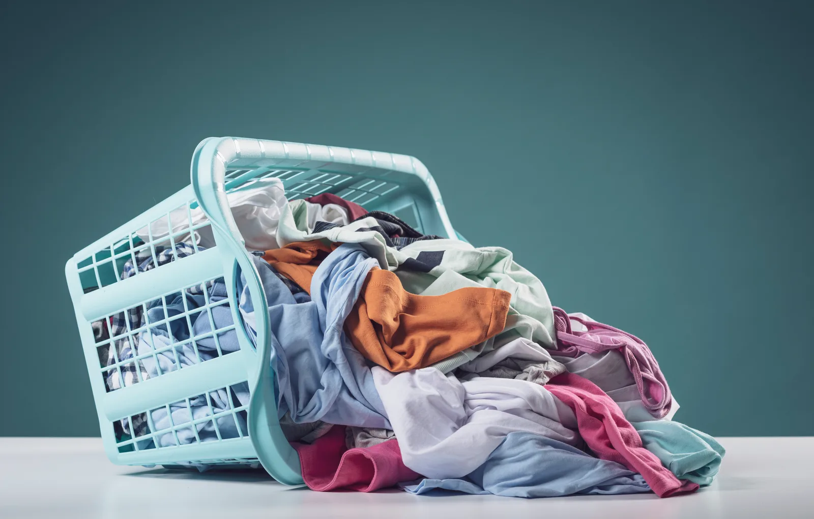 8 Brilliant Space-Saving Hacks for Packing Suitcase Next Time