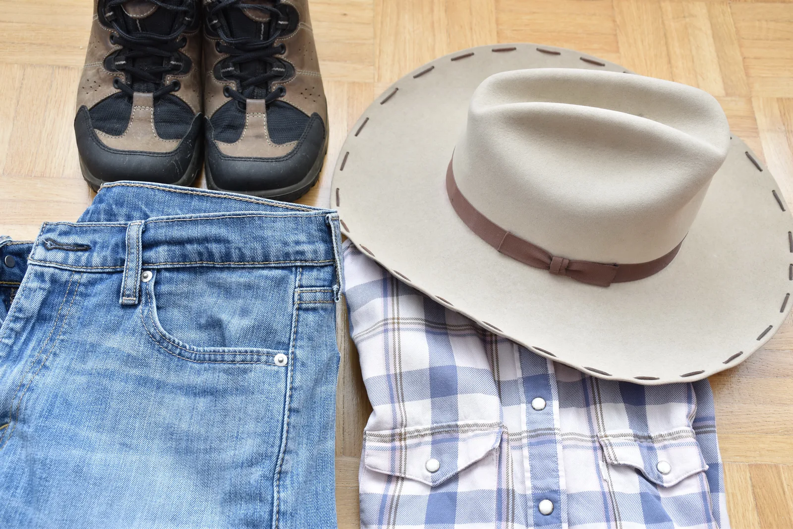 8 Brilliant Space-Saving Hacks for Packing Suitcase Next Time